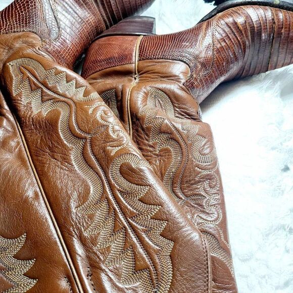 JUSTIN STYLE BOOTS Size 7 Color Brown.Used - Picture 9 of 10